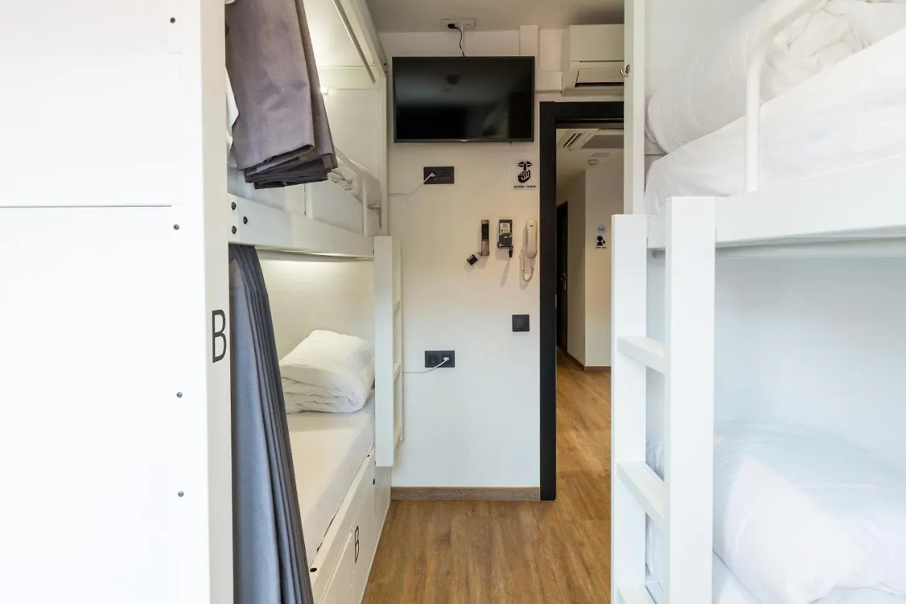 Airhostel Barcelona Airport 24H El Prat de Llobregat Spanien