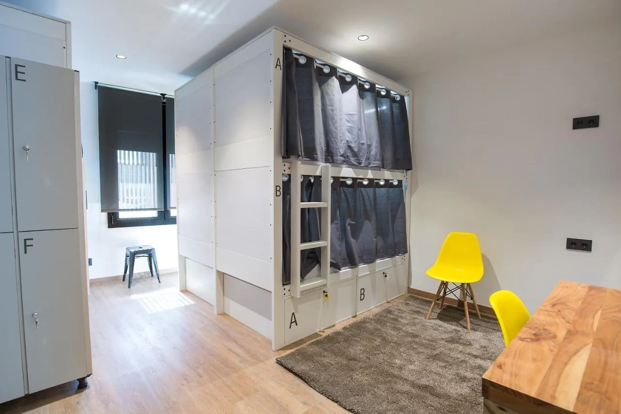 Hostel Airhostel Barcelona Airport 24H El Prat de Llobregat