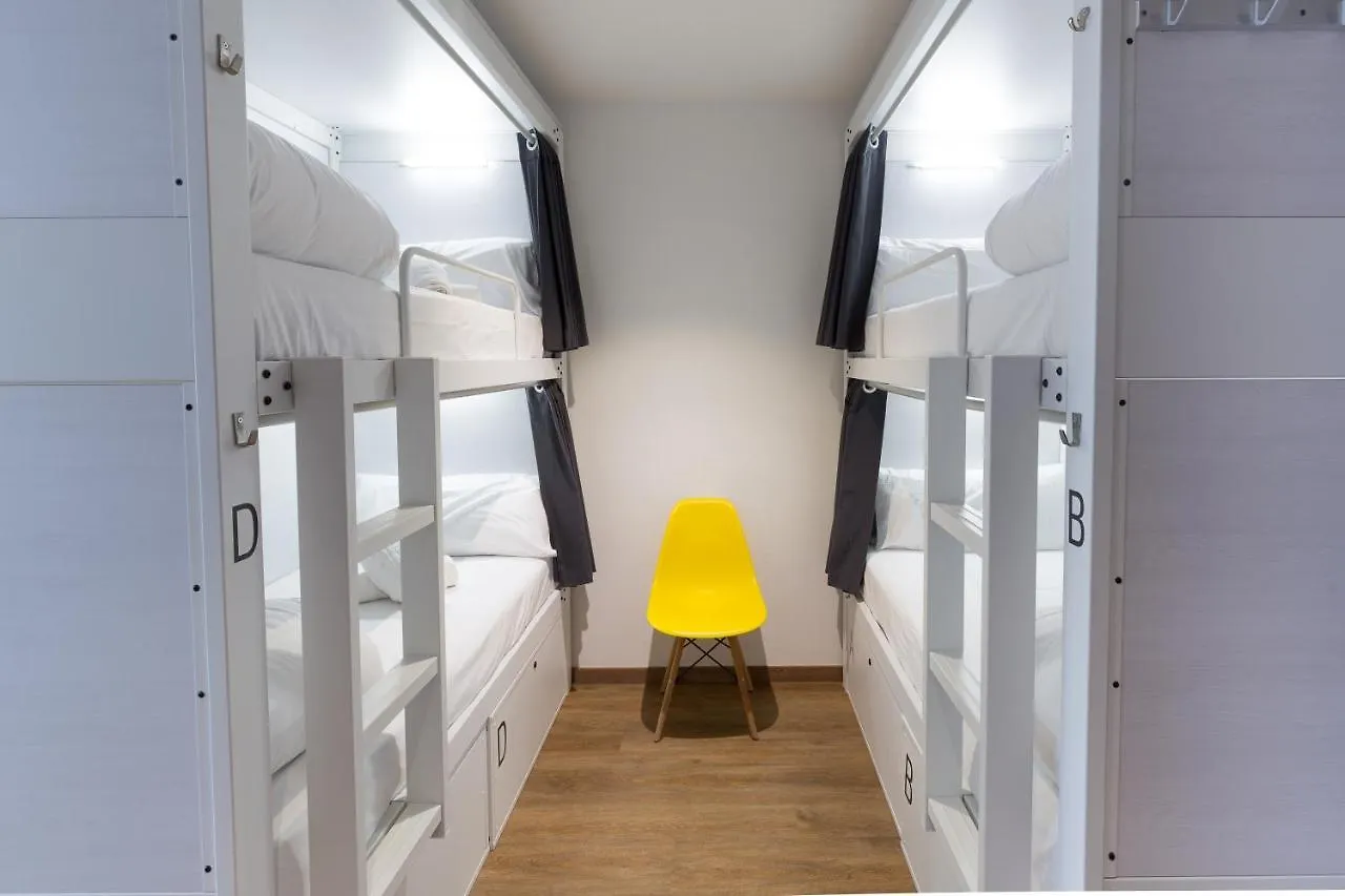 Airhostel Barcelona Airport 24H El Prat de Llobregat 0*,  Španělsko